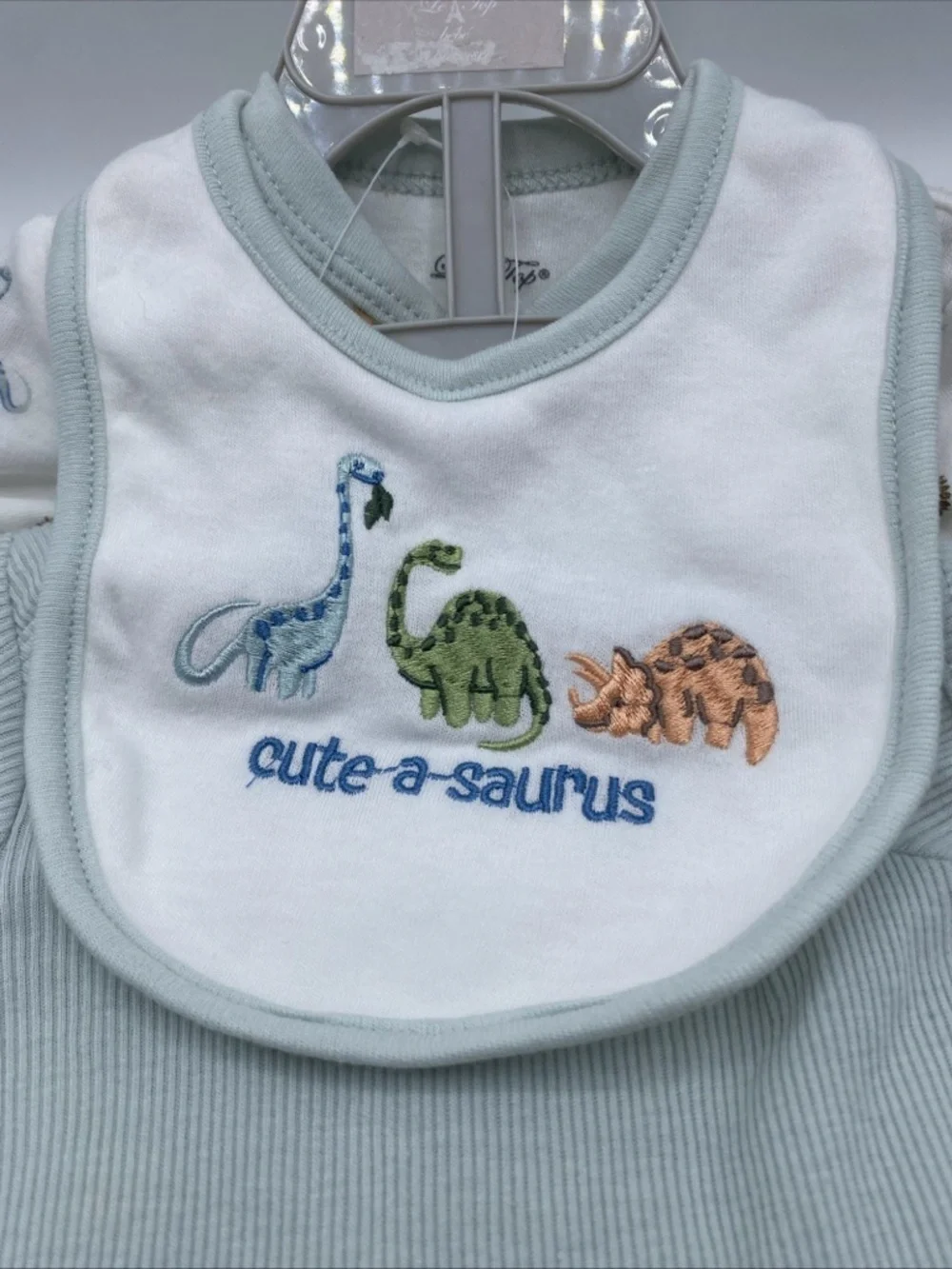 Le Top Bebe Dinosaur Bodysuit Pant Bib Outfit 3PC Set 0-3 Months Cute A Saurus